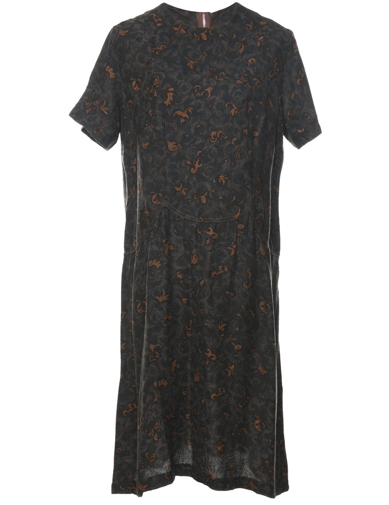 Patterned Short Sleeve Dress - L