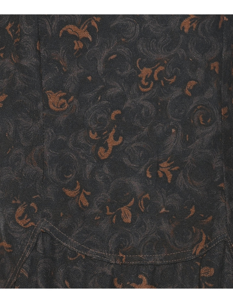 Patterned Short Sleeve Dress - L
