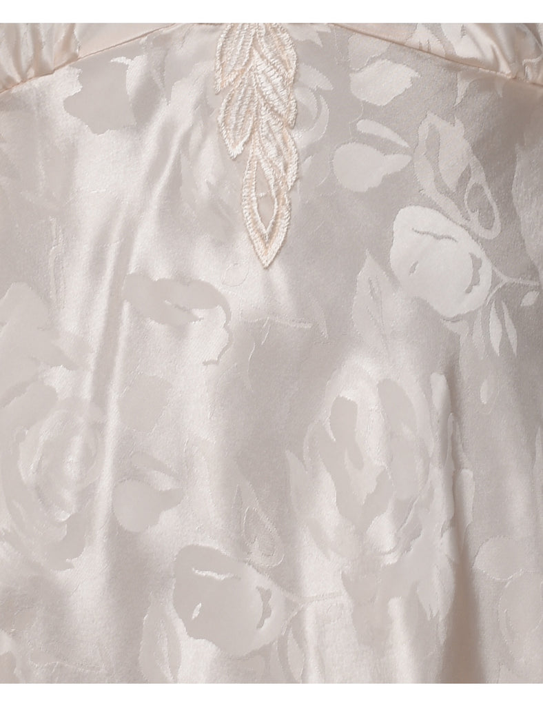 Shiny Off White Slip - M
