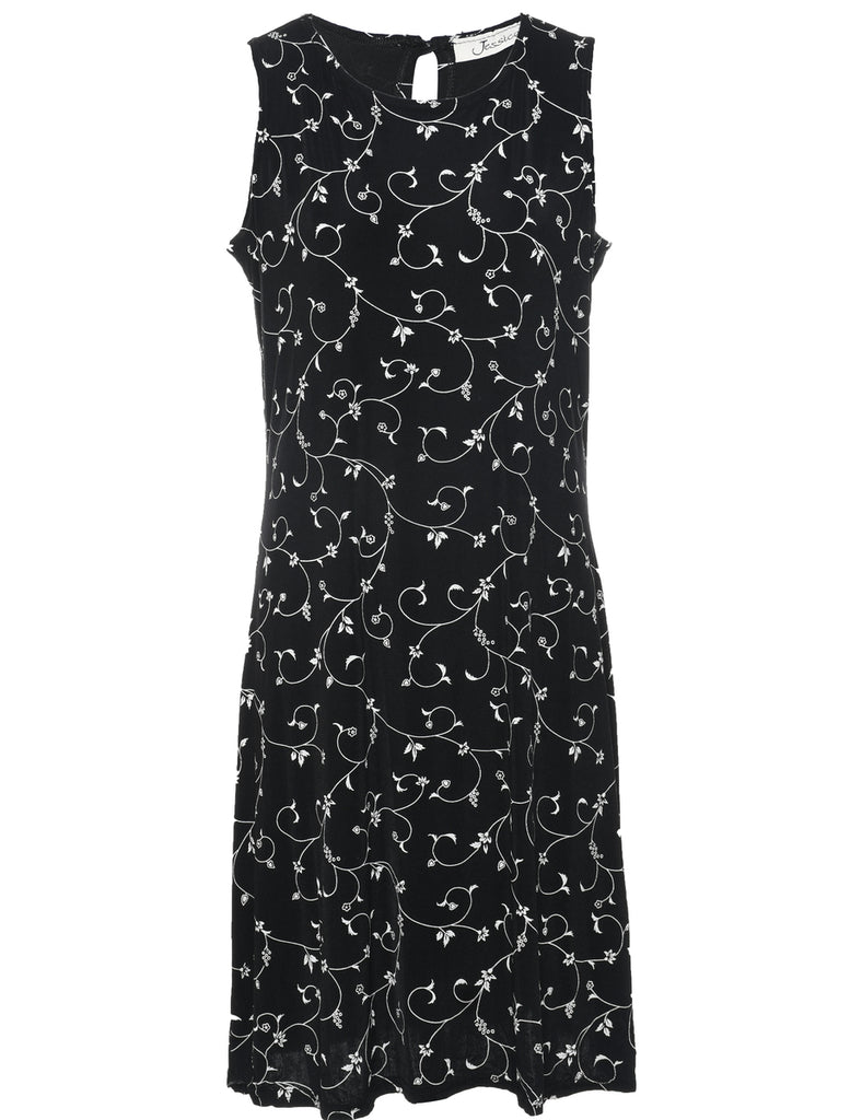 Sleeveless Black Dress - M
