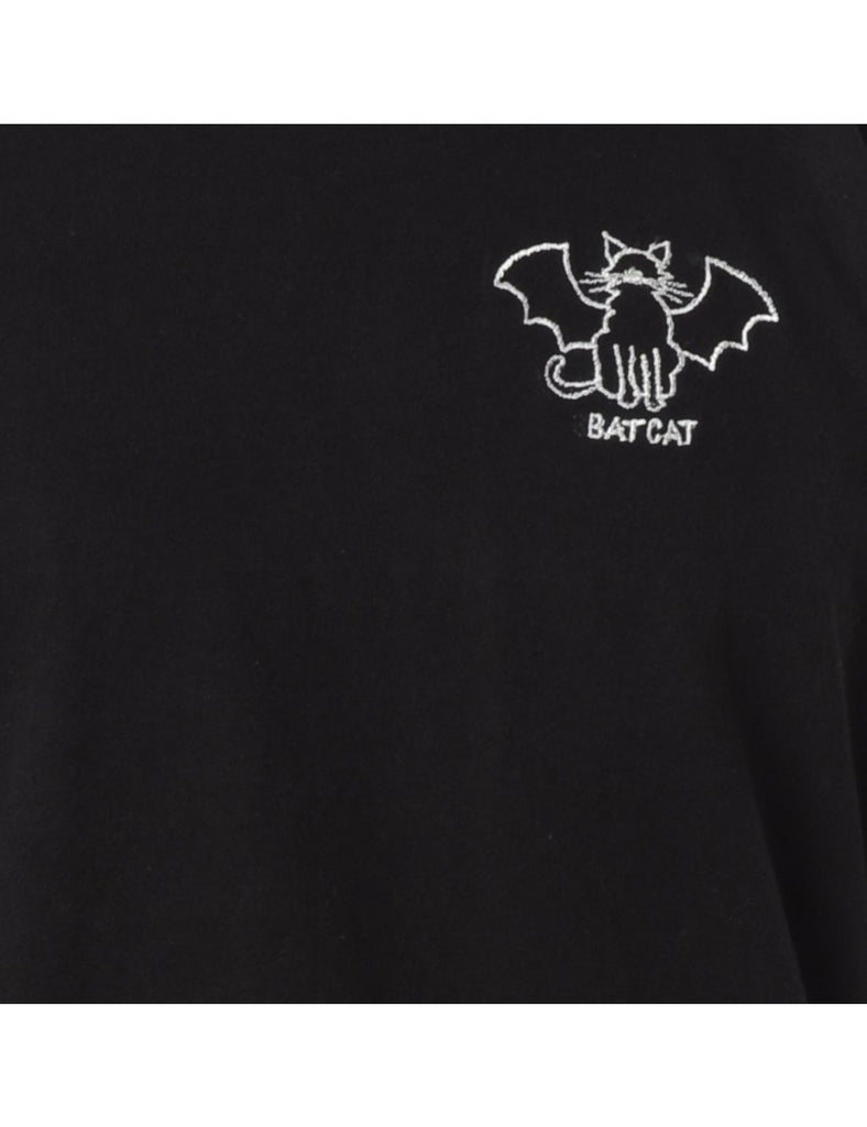 Label Bat Cat Embroidered T-shirt - t-shirt - Beyond Retro