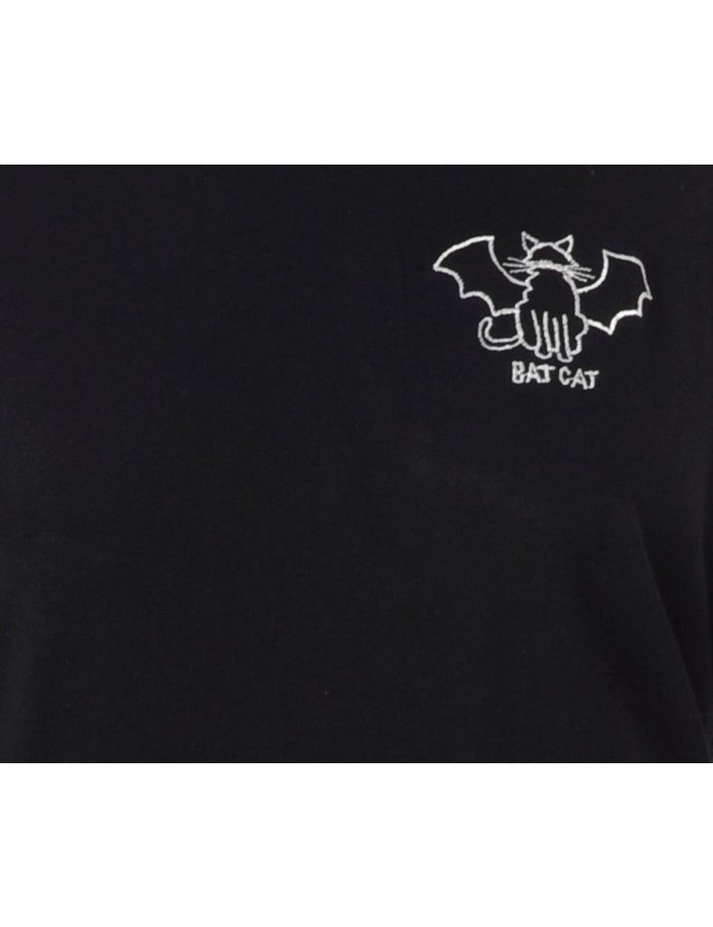 Beyond Retro Label Label Bat Cat Embroidered T-shirt