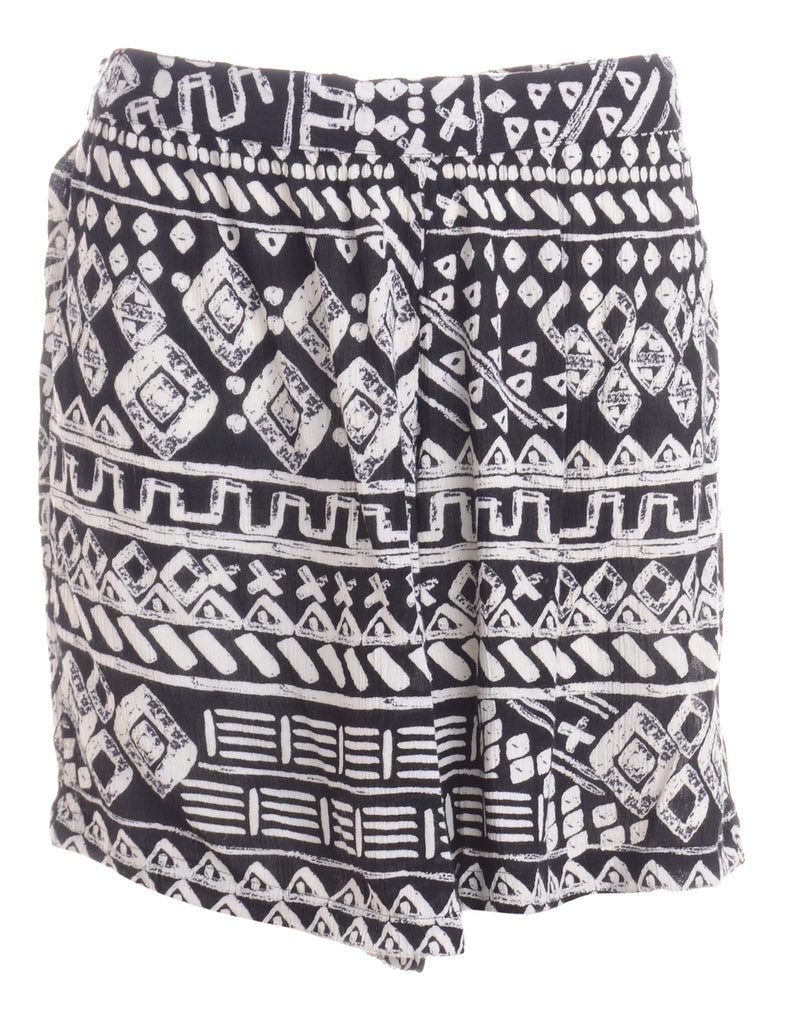 Beyond Retro Label Label Geometric Summer Shorts