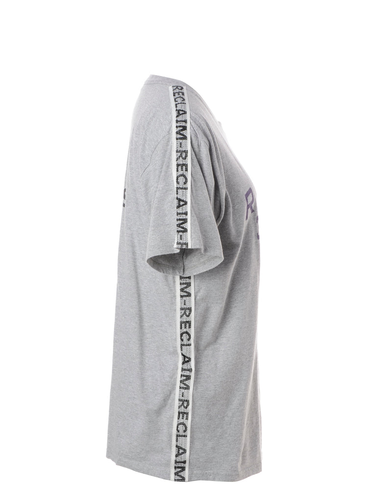 Beyond Retro Label Label Kourt Side Tape T-Shirt